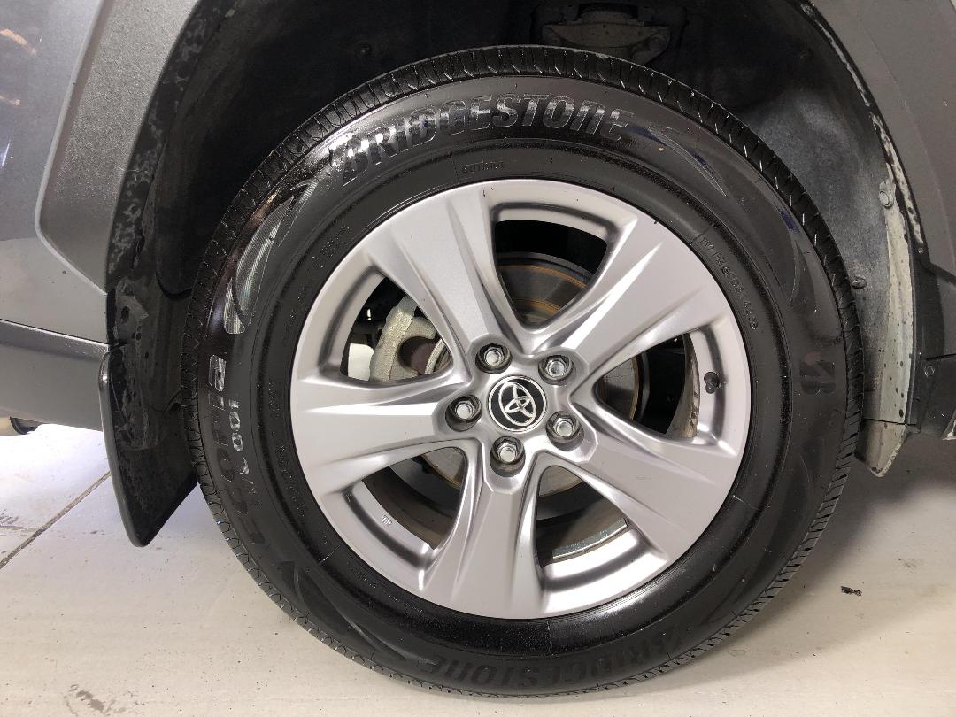 Photo '12' of Toyota Rav4