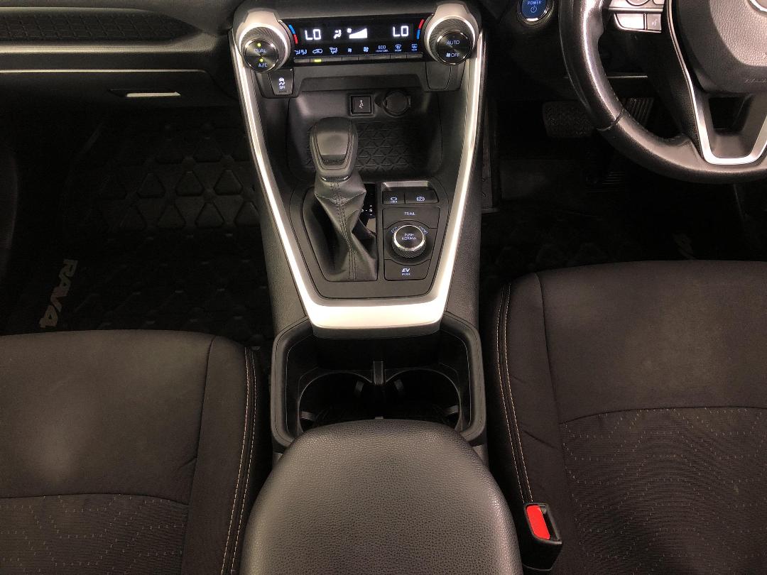 Photo '18' of Toyota Rav4