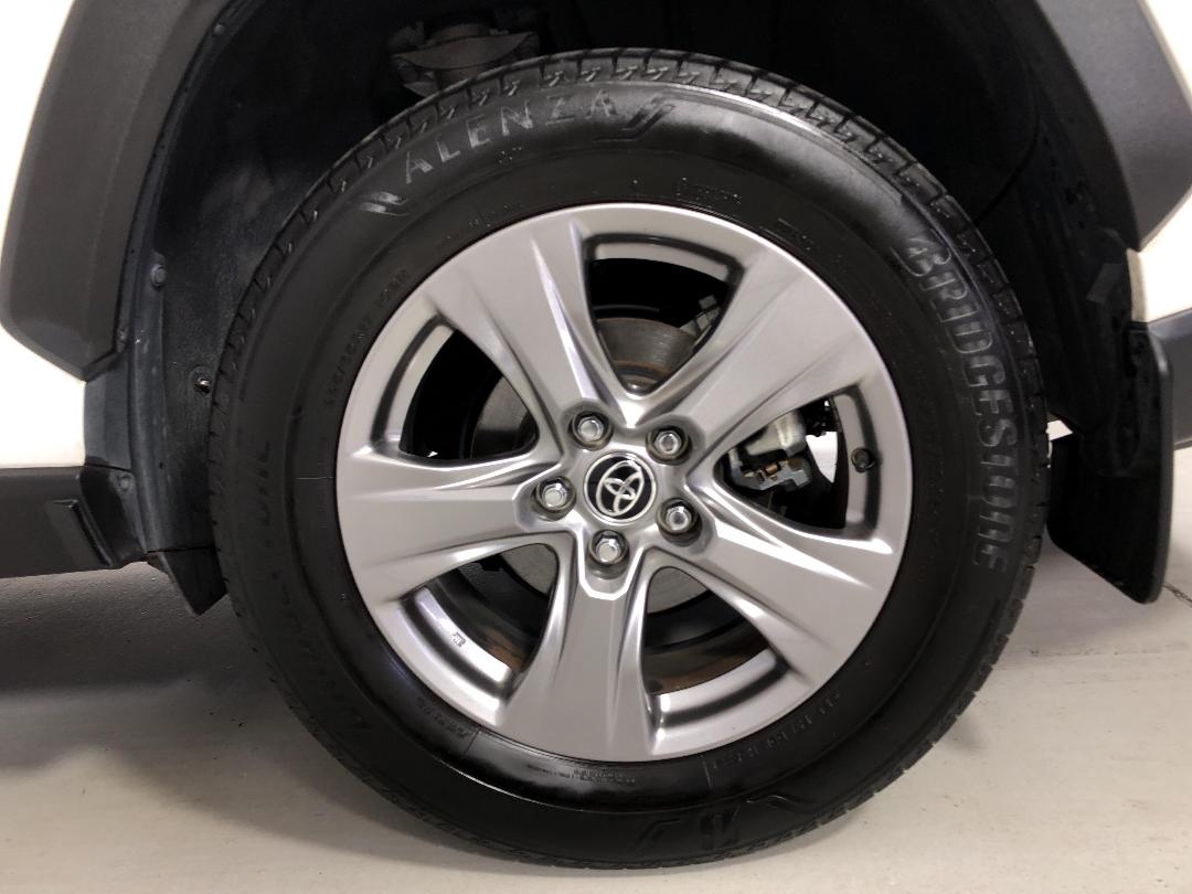 Photo '11' of Toyota Rav4