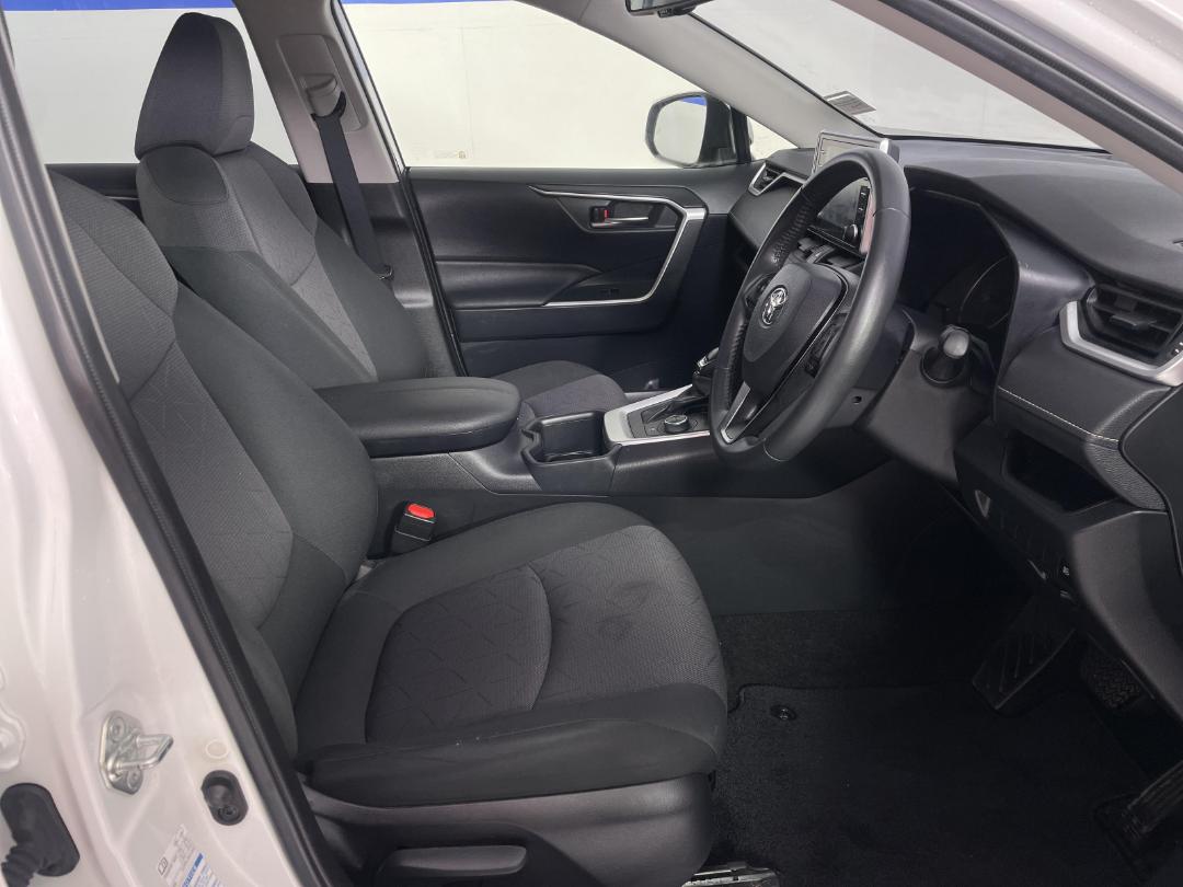 Photo '16' of Toyota Rav4