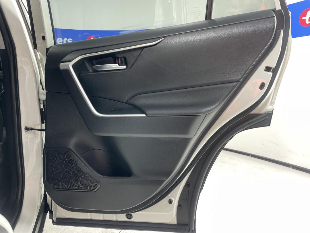 Photo '19' of Toyota Rav4