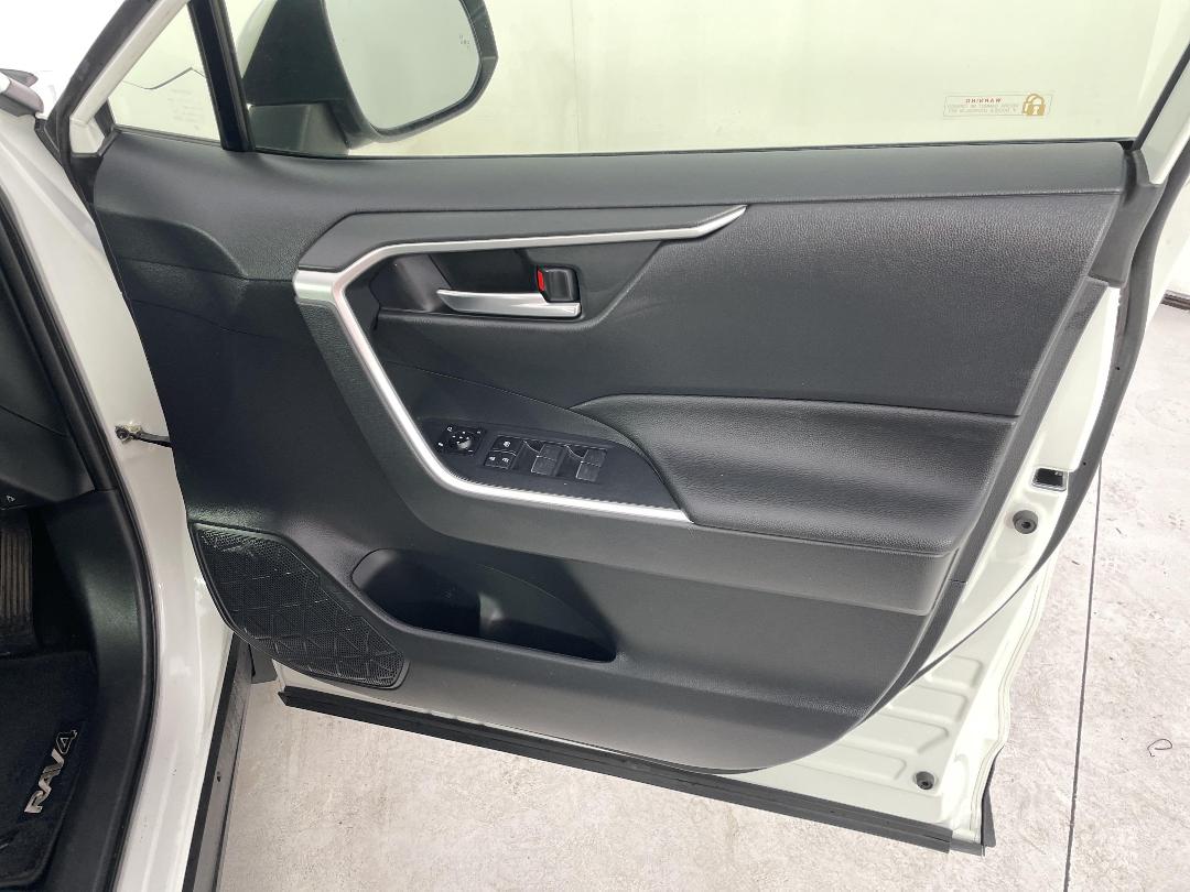 Photo '15' of Toyota Rav4