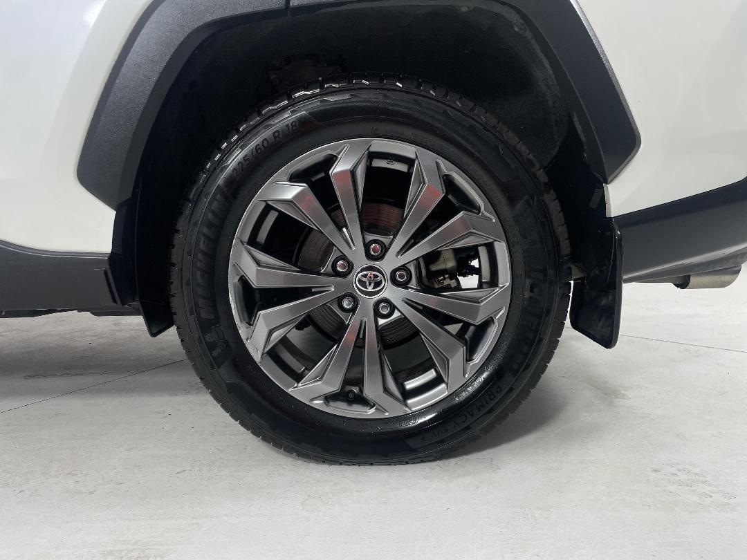 Photo '11' of Toyota Rav4