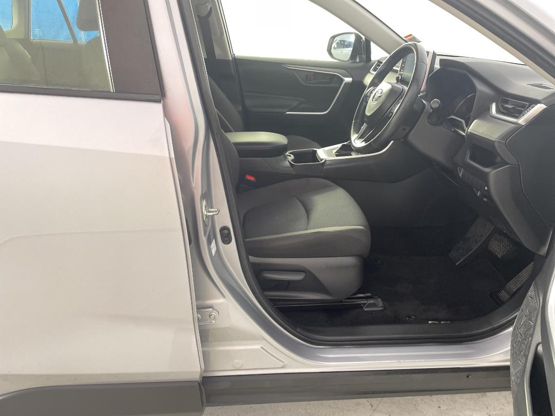 Photo '16' of Toyota Rav4