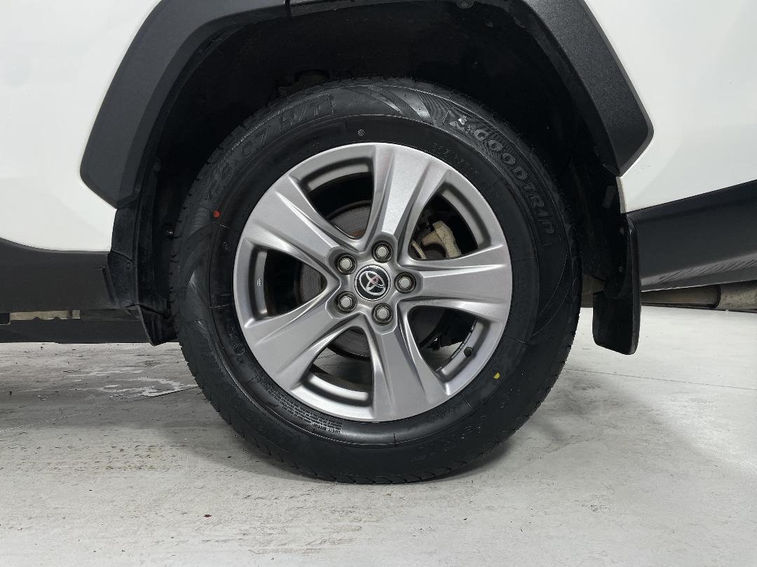 Photo '11' of Toyota Rav4