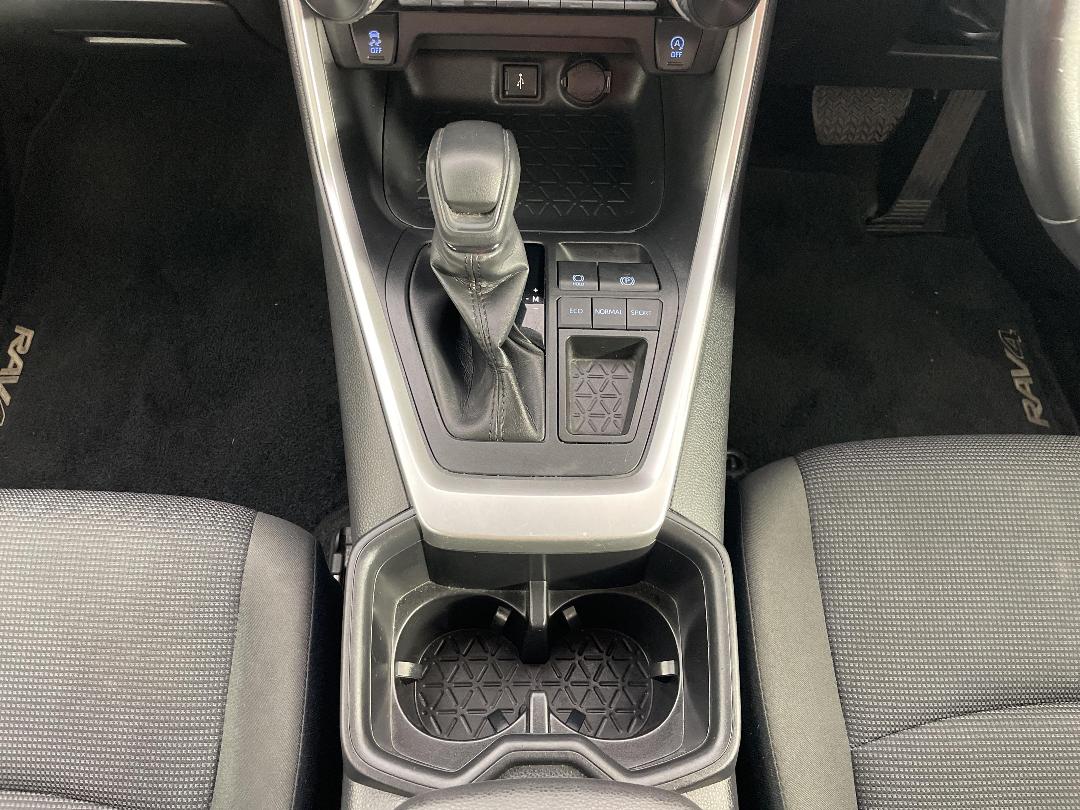 Photo '18' of Toyota Rav4