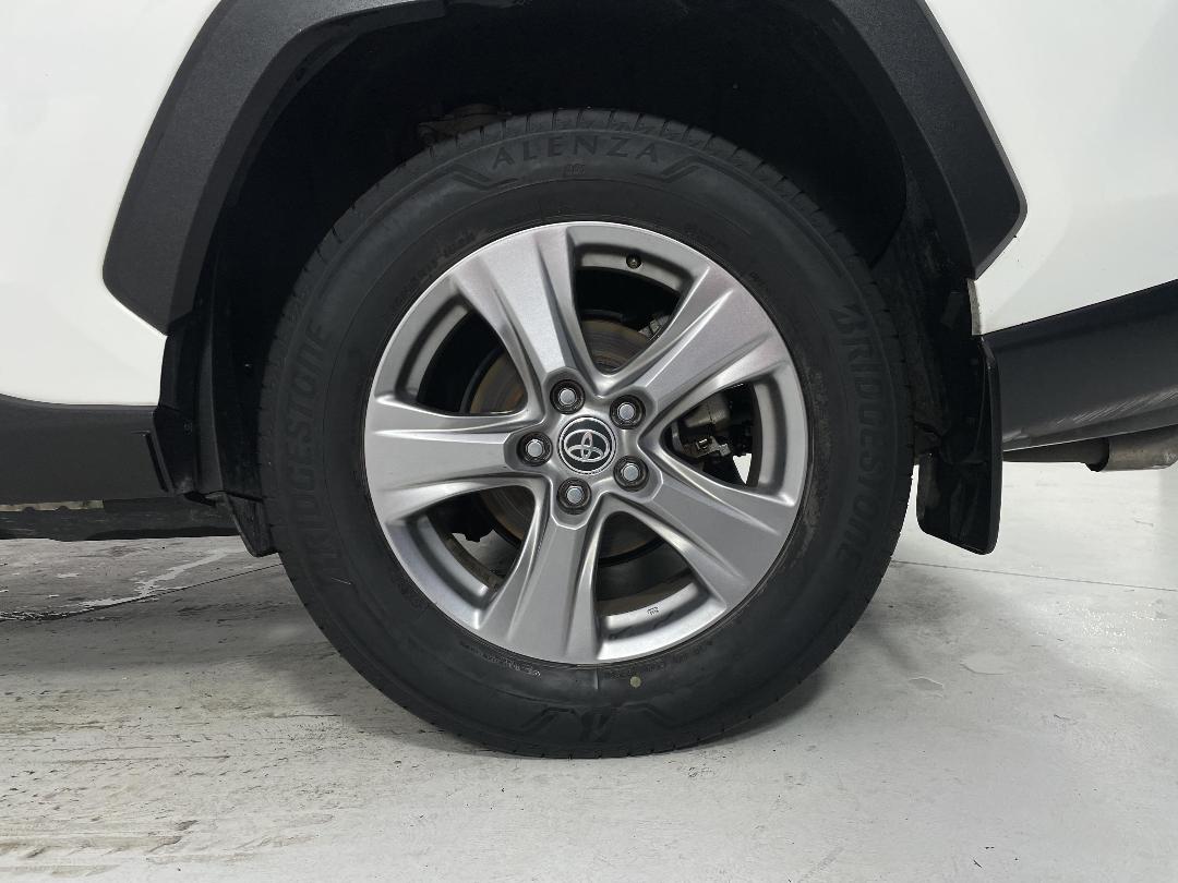 Photo '11' of Toyota Rav4