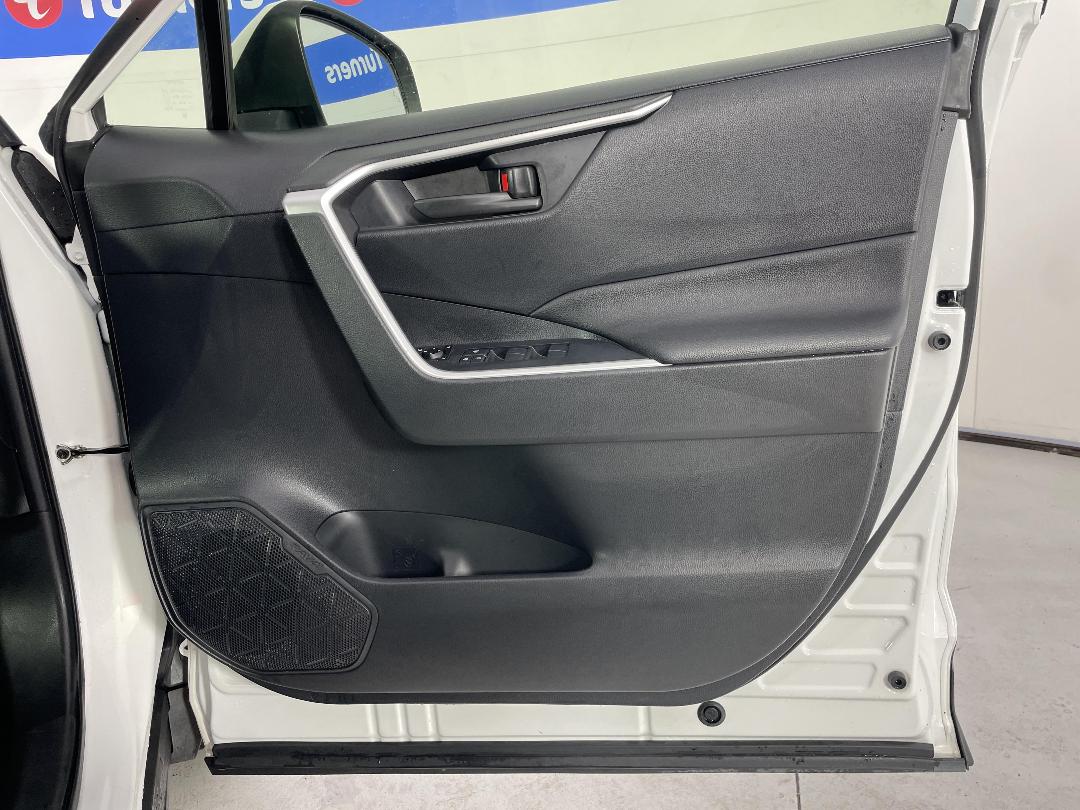 Photo '15' of Toyota Rav4