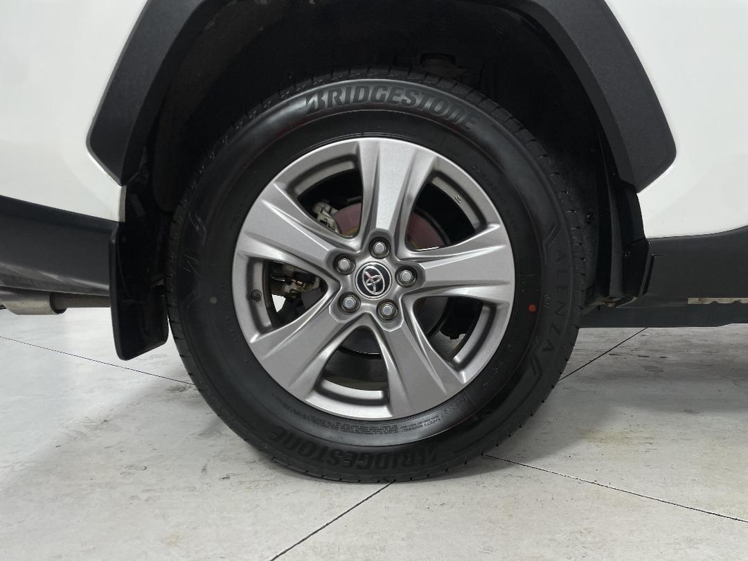 Photo '12' of Toyota Rav4