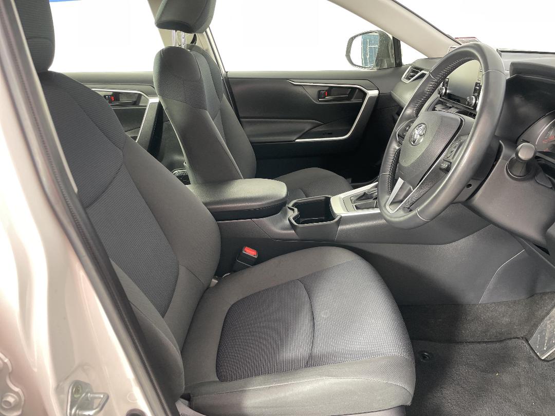 Photo '16' of Toyota Rav4