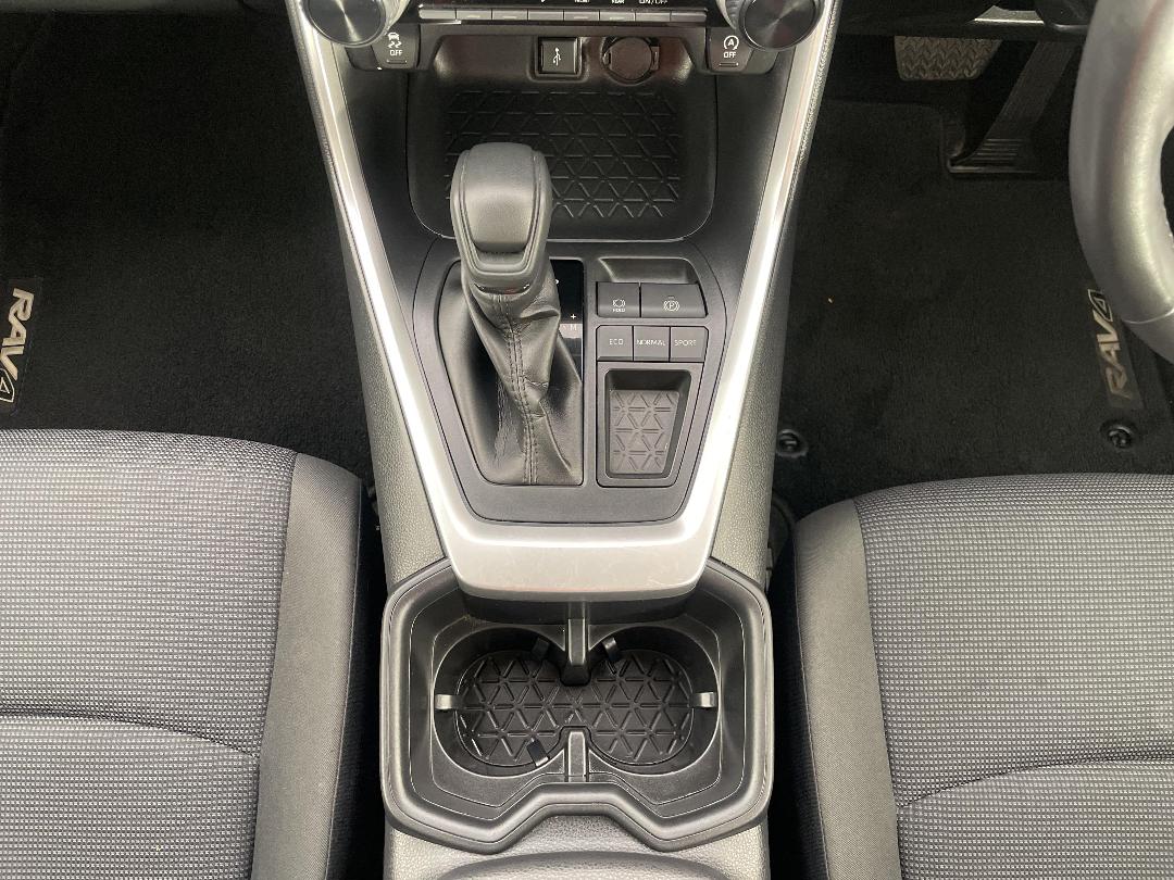 Photo '18' of Toyota Rav4