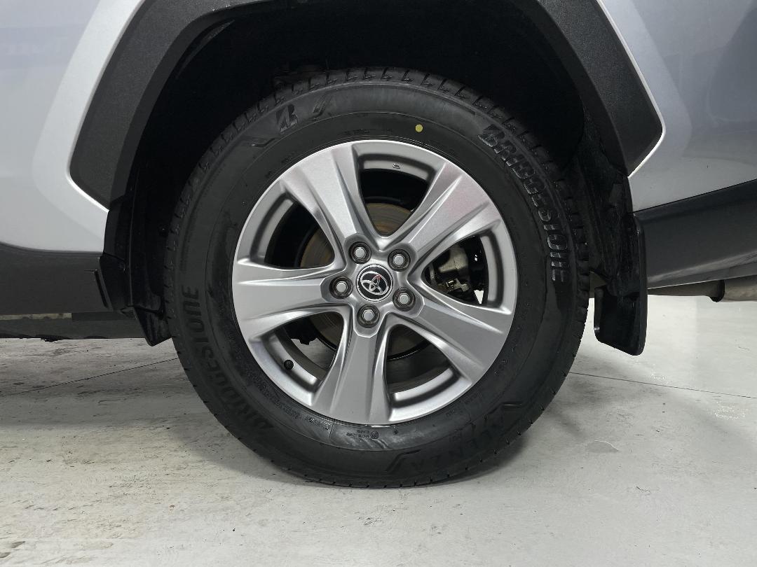 Photo '11' of Toyota Rav4