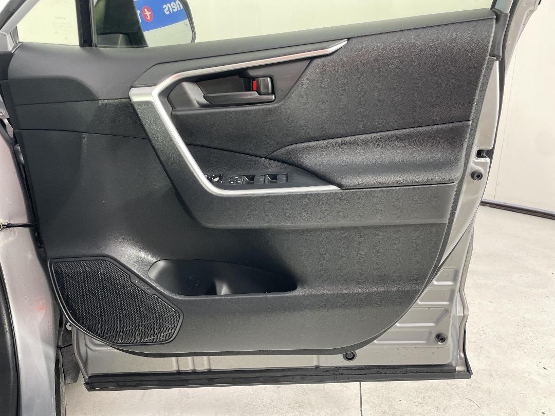 Photo '15' of Toyota Rav4