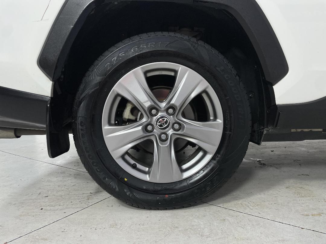 Photo '12' of Toyota Rav4