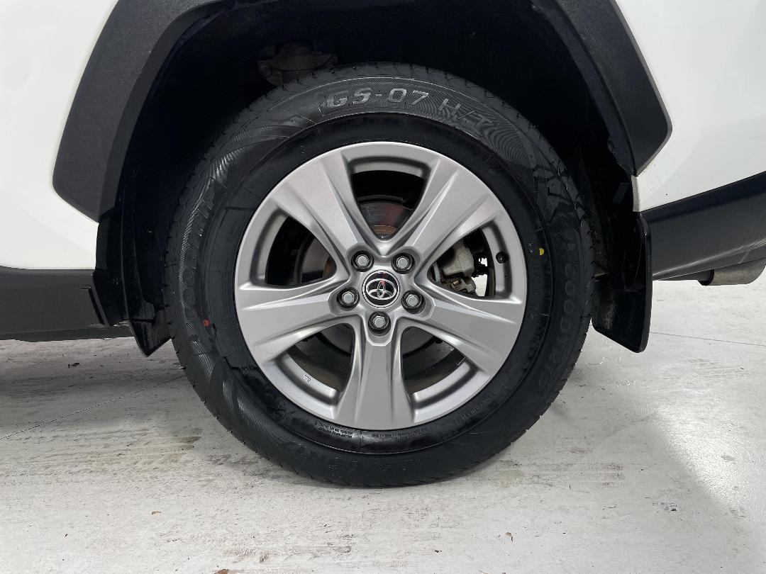 Photo '11' of Toyota Rav4