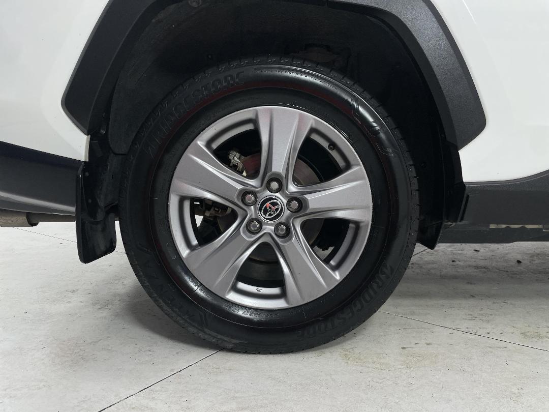 Photo '12' of Toyota Rav4