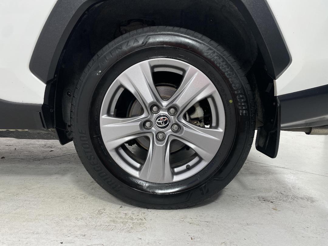 Photo '11' of Toyota Rav4