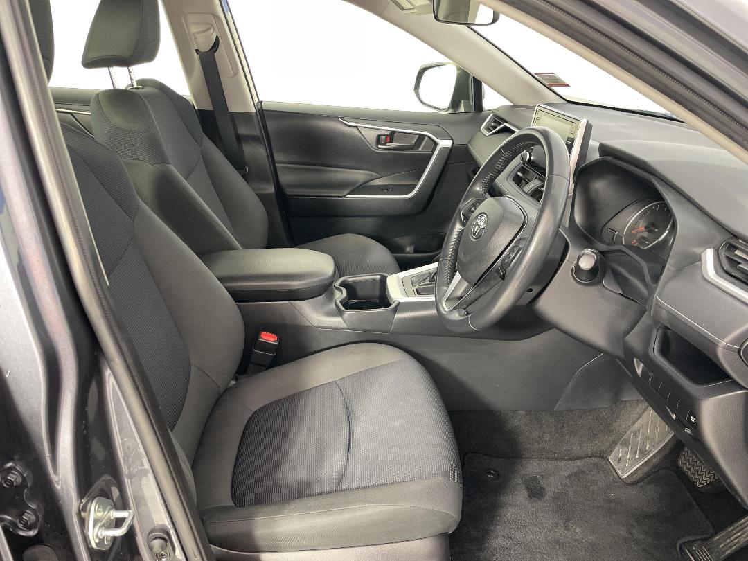 Photo '16' of Toyota Rav4