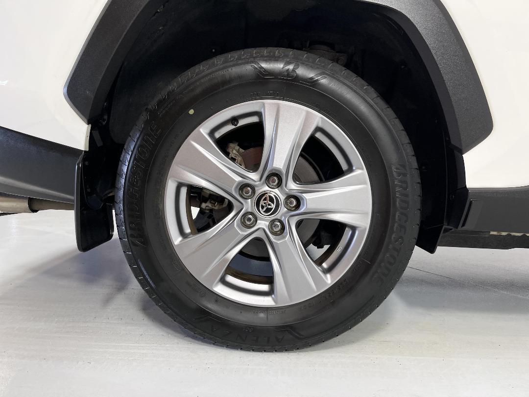 Photo '12' of Toyota Rav4