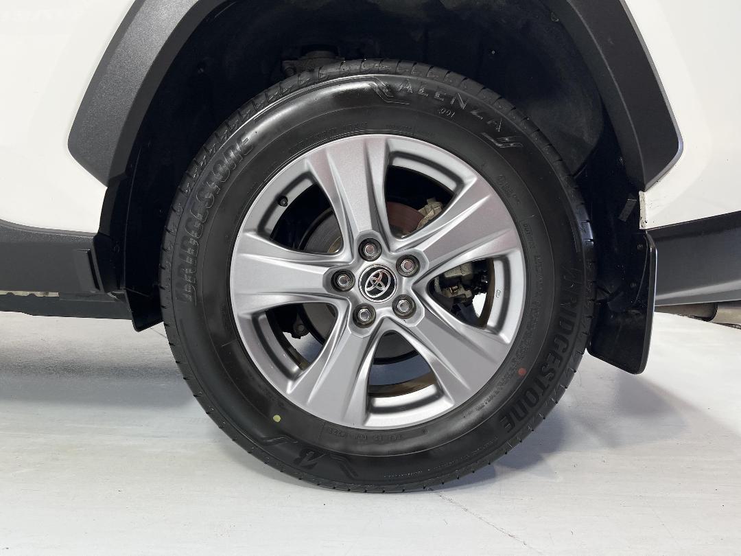 Photo '11' of Toyota Rav4