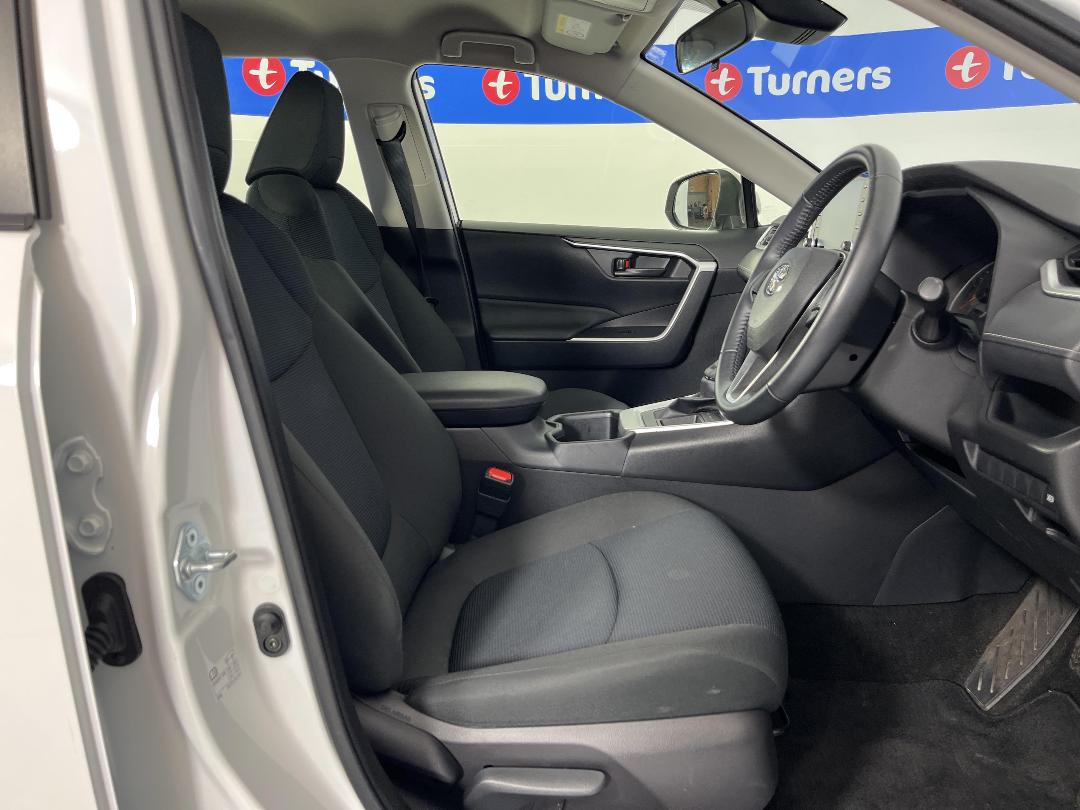 Photo '16' of Toyota Rav4