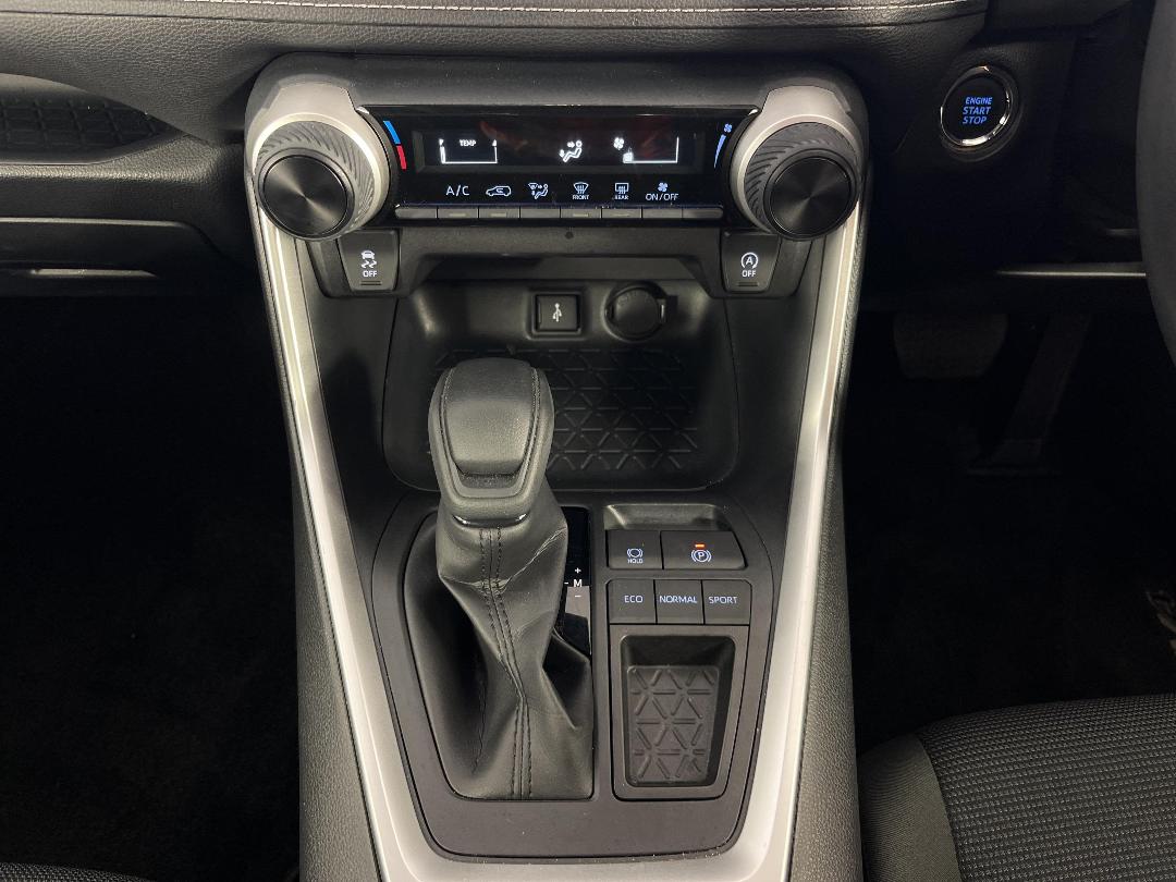 Photo '18' of Toyota Rav4