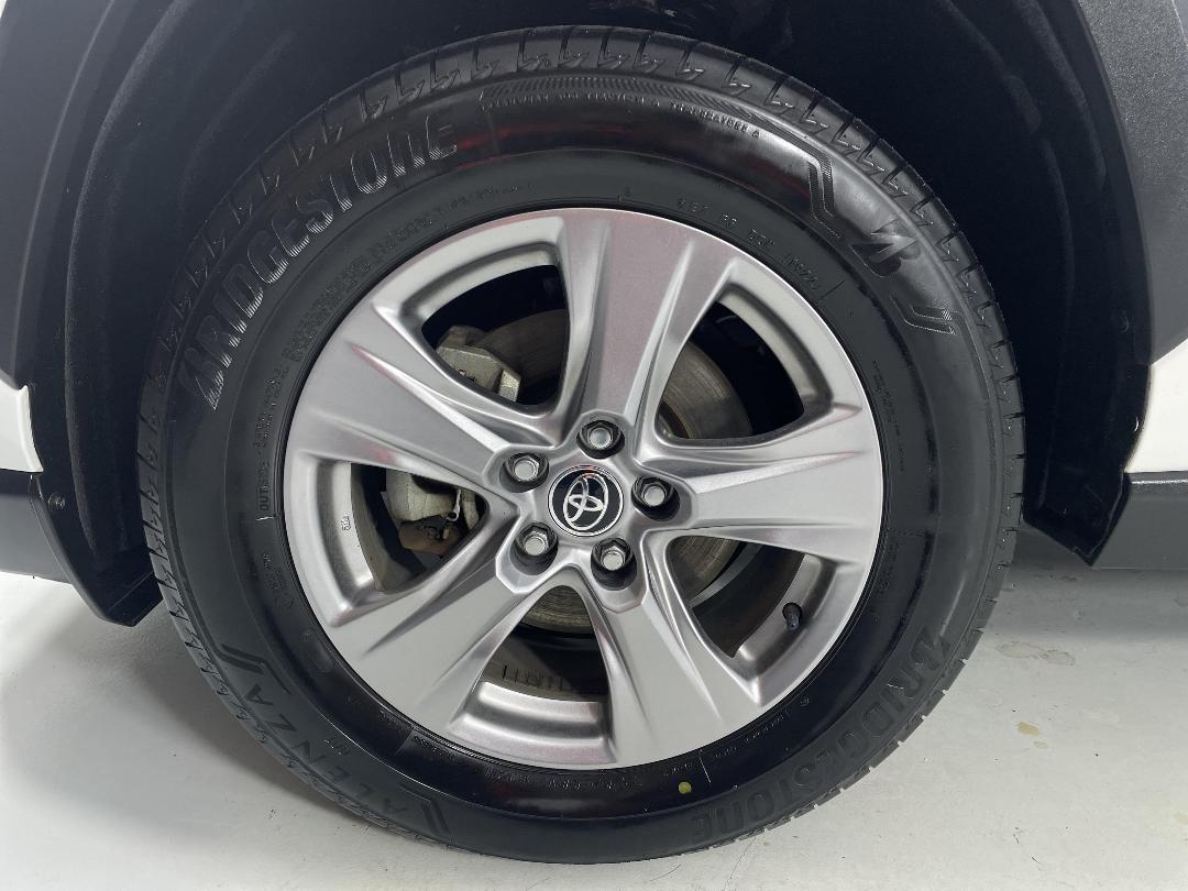 Photo '10' of Toyota Rav4