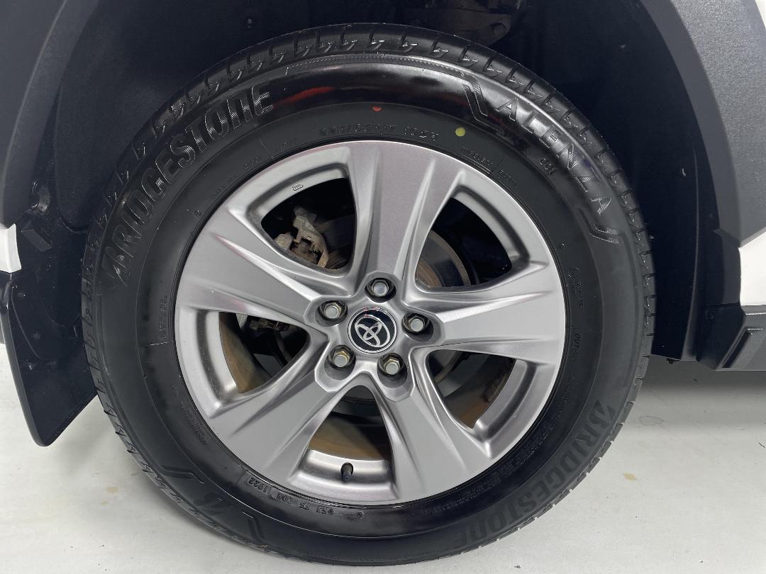 Photo '12' of Toyota Rav4