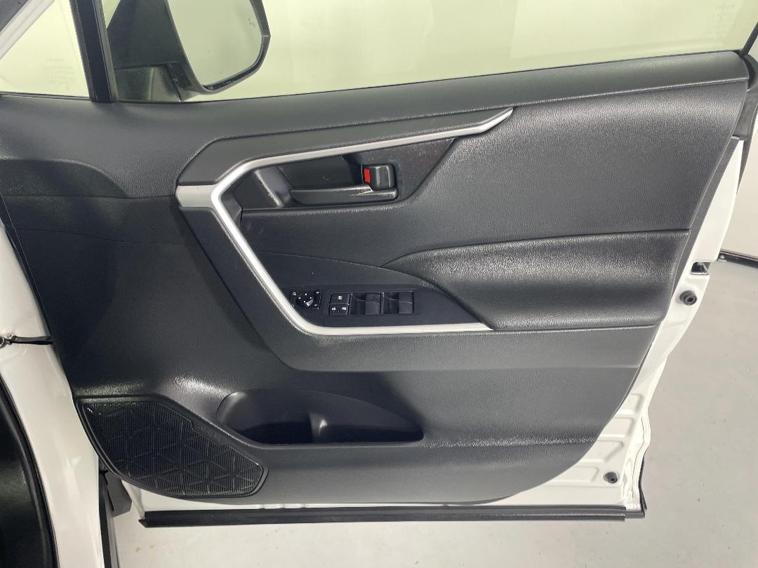 Photo '15' of Toyota Rav4