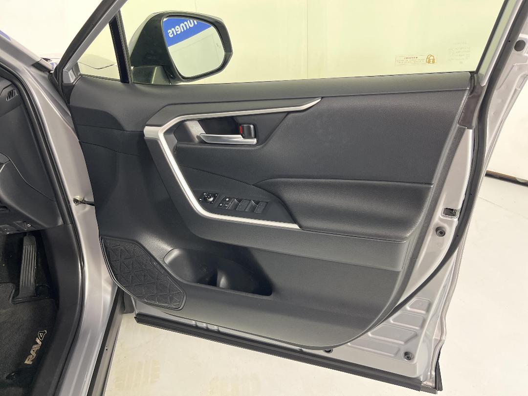 Photo '15' of Toyota Rav4