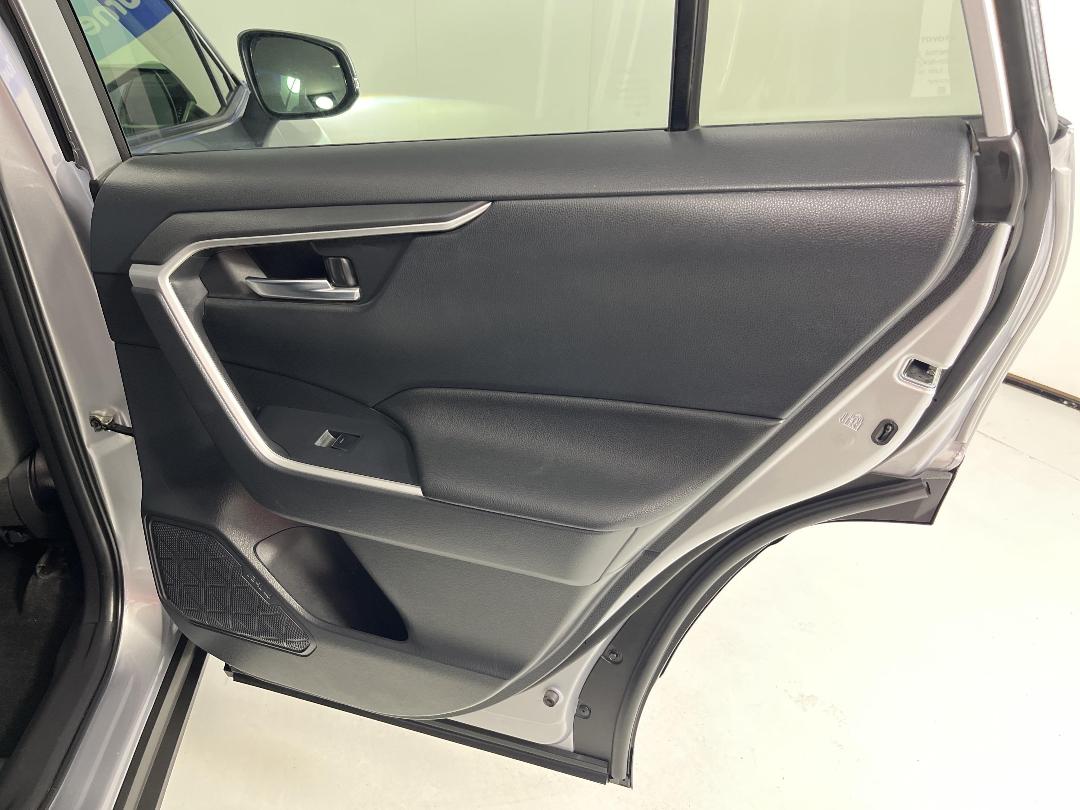 Photo '19' of Toyota Rav4