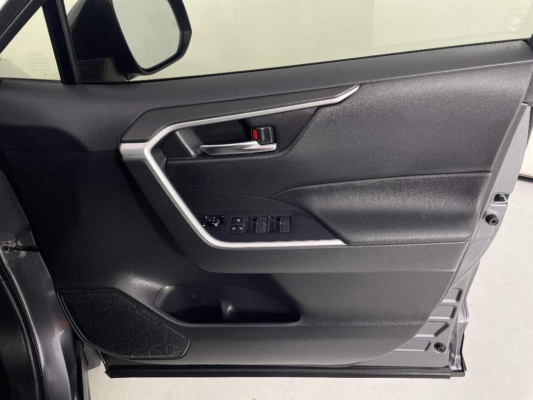 Photo '15' of Toyota Rav4