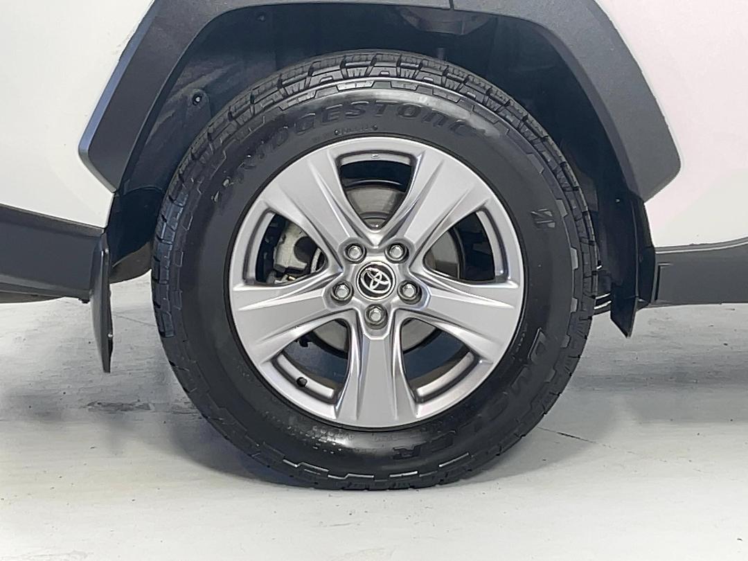 Photo '12' of Toyota Rav4