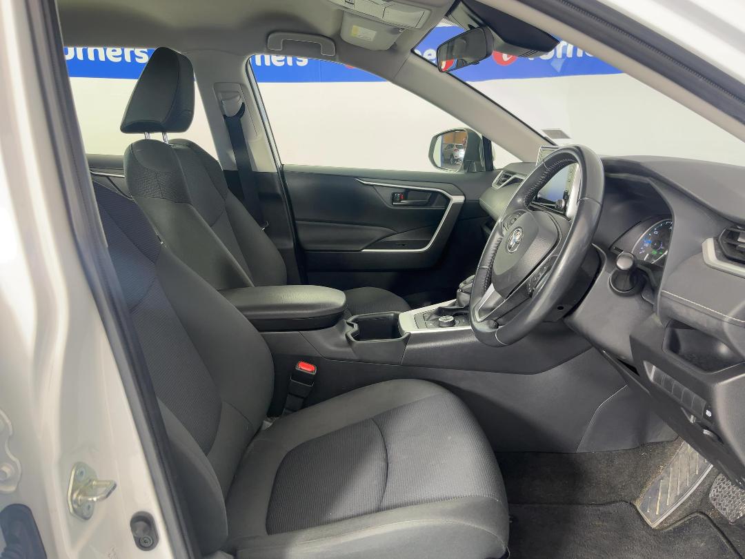 Photo '16' of Toyota Rav4