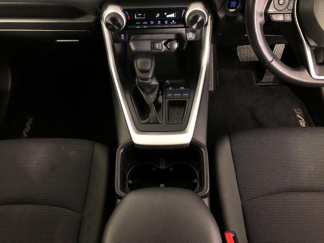 Photo '18' of Toyota Rav4