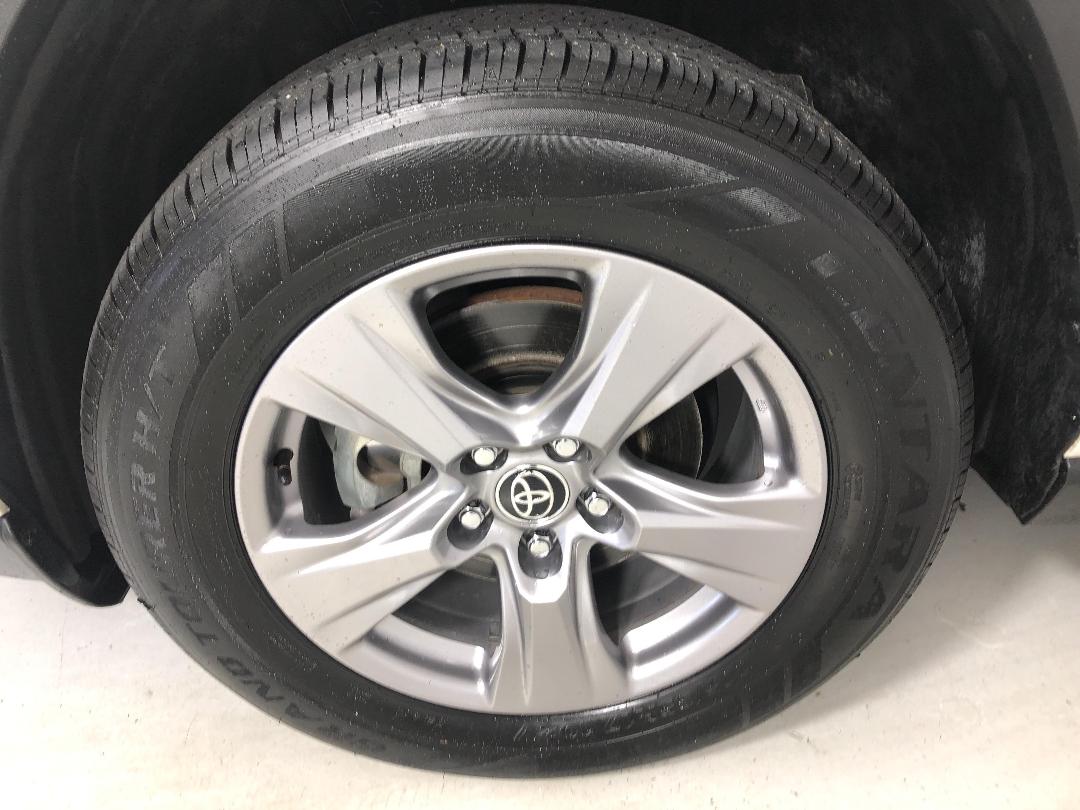 Photo '10' of Toyota Rav4