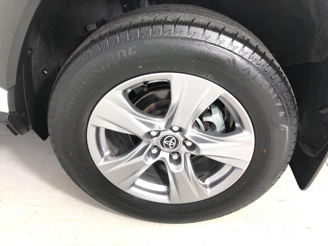 Photo '11' of Toyota Rav4