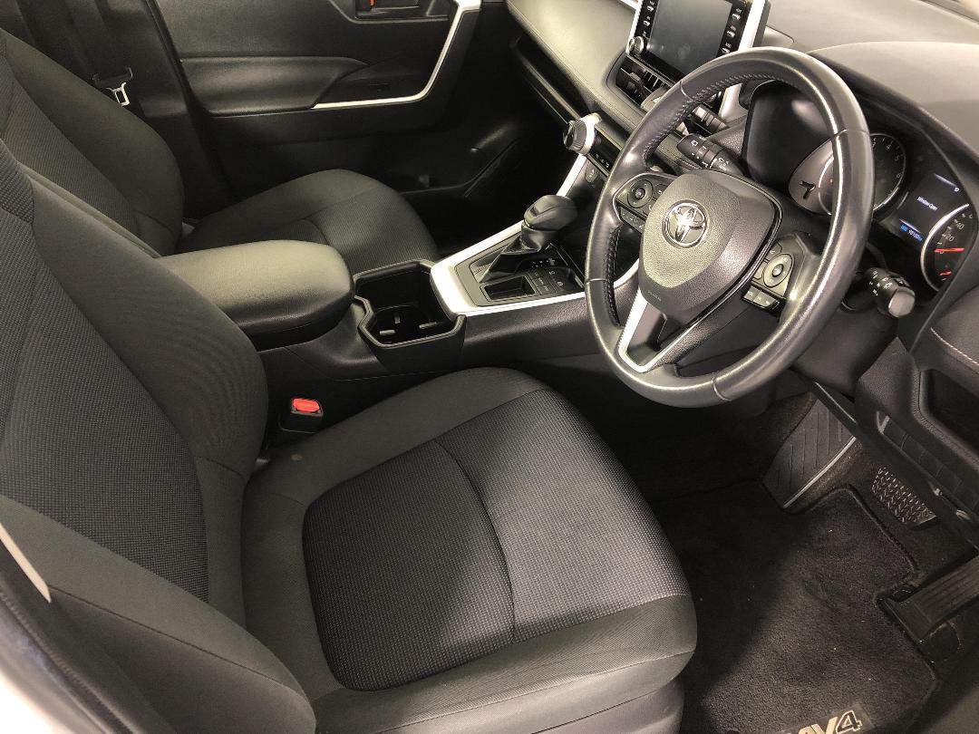 Photo '16' of Toyota Rav4