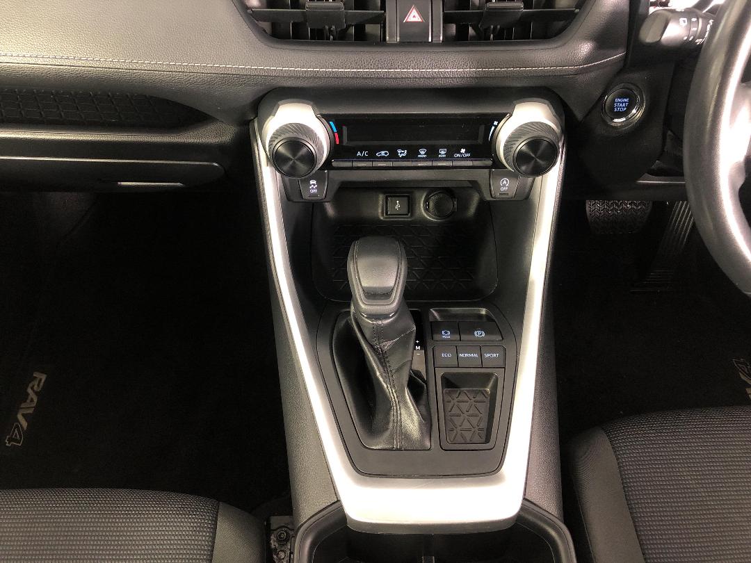 Photo '18' of Toyota Rav4