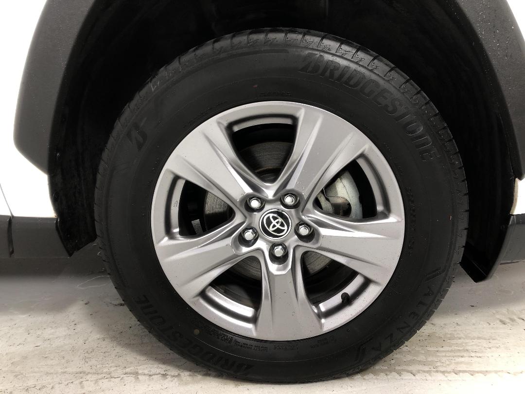 Photo '9' of Toyota Rav4