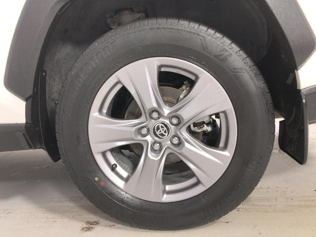 Photo '11' of Toyota Rav4