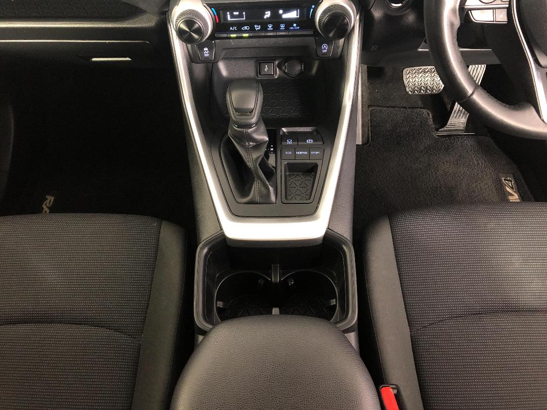 Photo '18' of Toyota Rav4