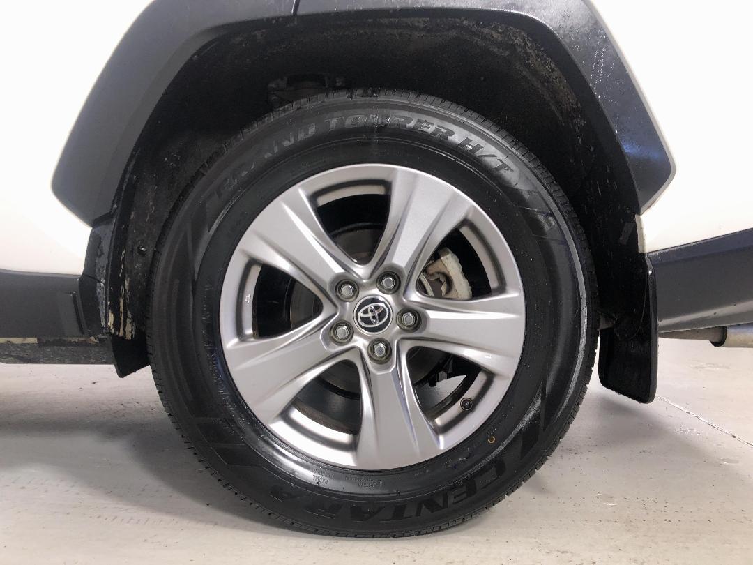 Photo '11' of Toyota Rav4