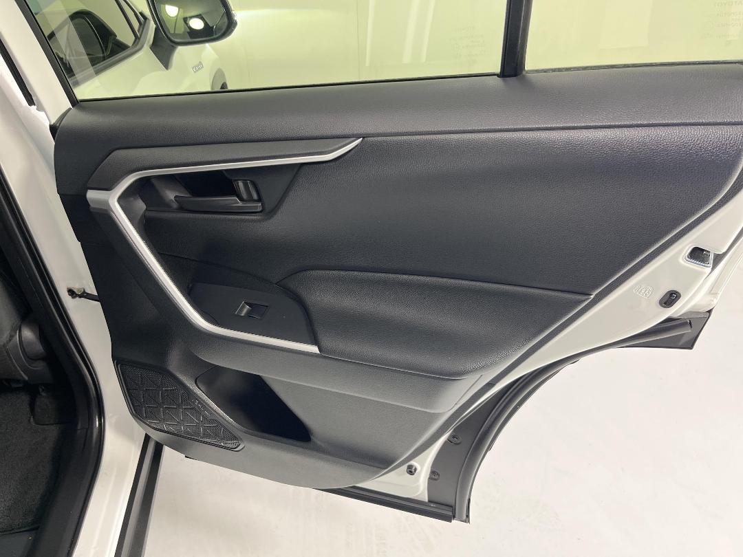 Photo '19' of Toyota Rav4