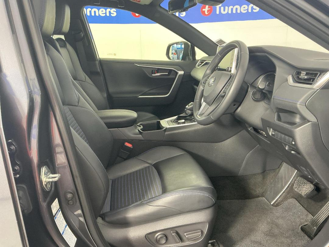 Photo '16' of Toyota Rav4