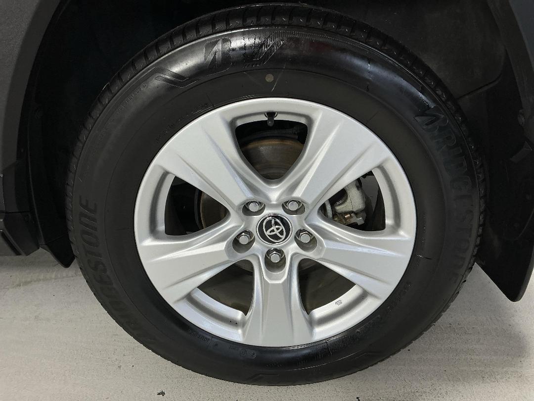 Photo '11' of Toyota Rav4