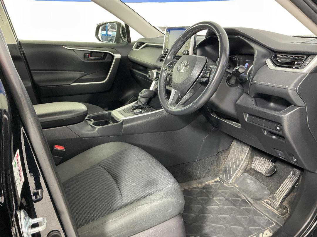 Photo '16' of Toyota Rav4