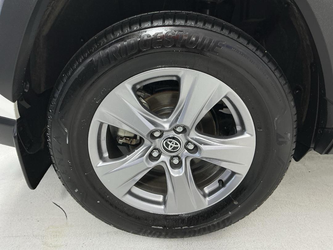 Photo '12' of Toyota Rav4