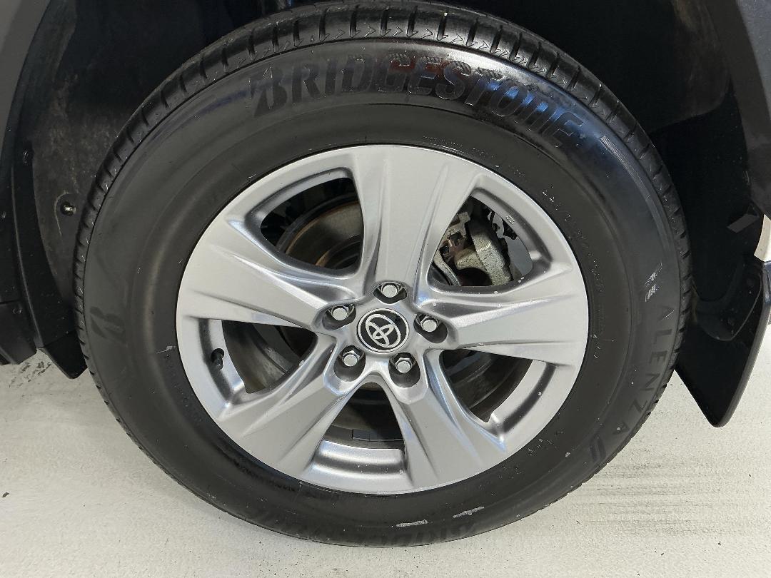 Photo '11' of Toyota Rav4