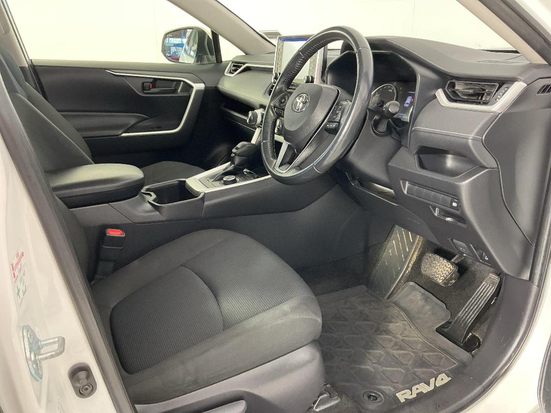 Photo '16' of Toyota Rav4